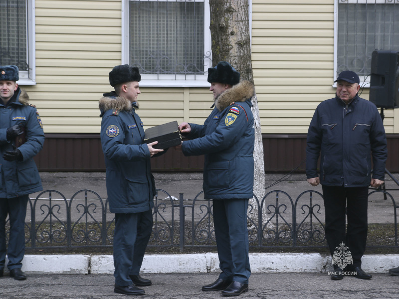 В Центре проводили начальника вещевой службы на новое место службы