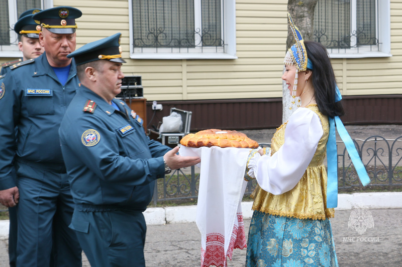 Встреча отряда из арктической экспедиции МЧС России