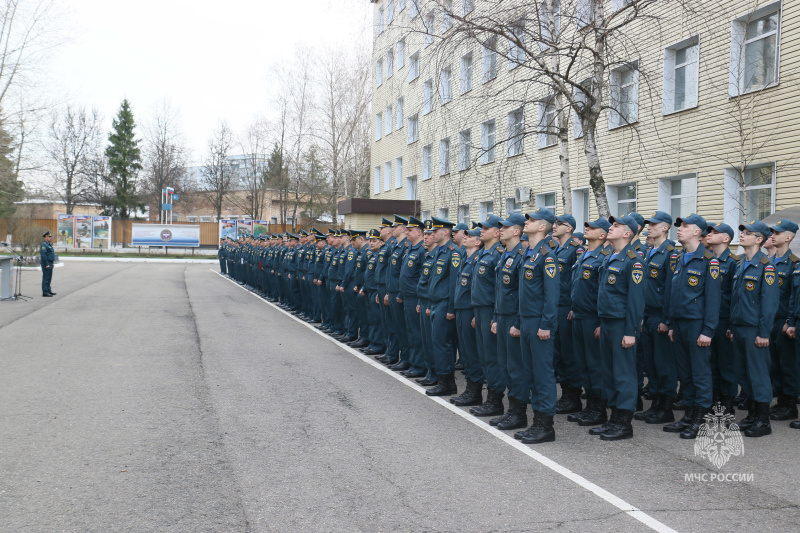 Строевой  смотр  личного состава