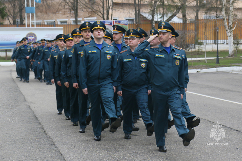 Строевой  смотр  личного состава