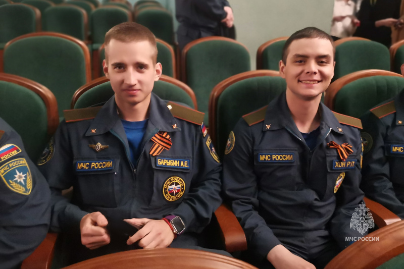 Военнослужащие по  призыву    посетили  молодежный театр имени Вячеслава Спесивцева