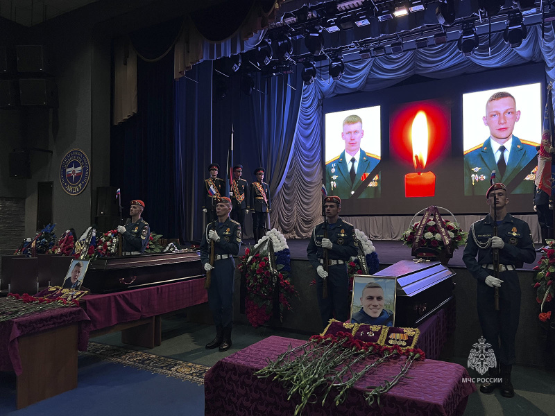 Состоялось прощание с  пиротехниками Центра «Лидер» Ильей Глобой и Олегом Сергеенко