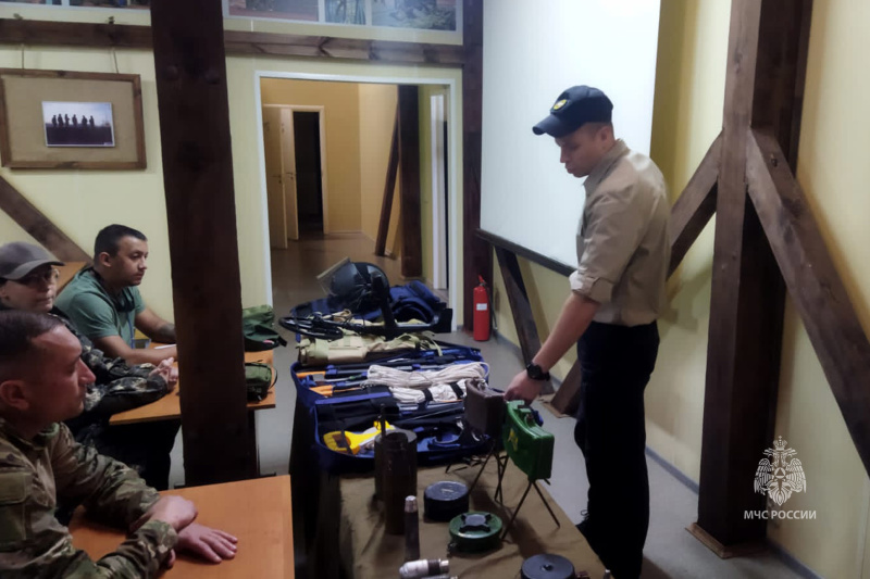 Занятия с руководителями детских поисковых отрядов