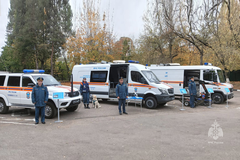 Участие в обеспечении проведения хоккейного матча команды МЧС России