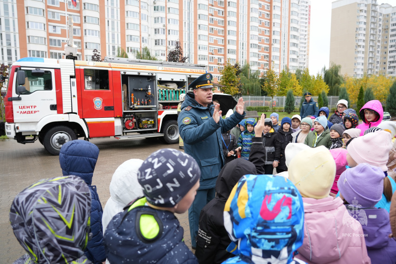 Спасатели Центра провели занятие в школе № 2120