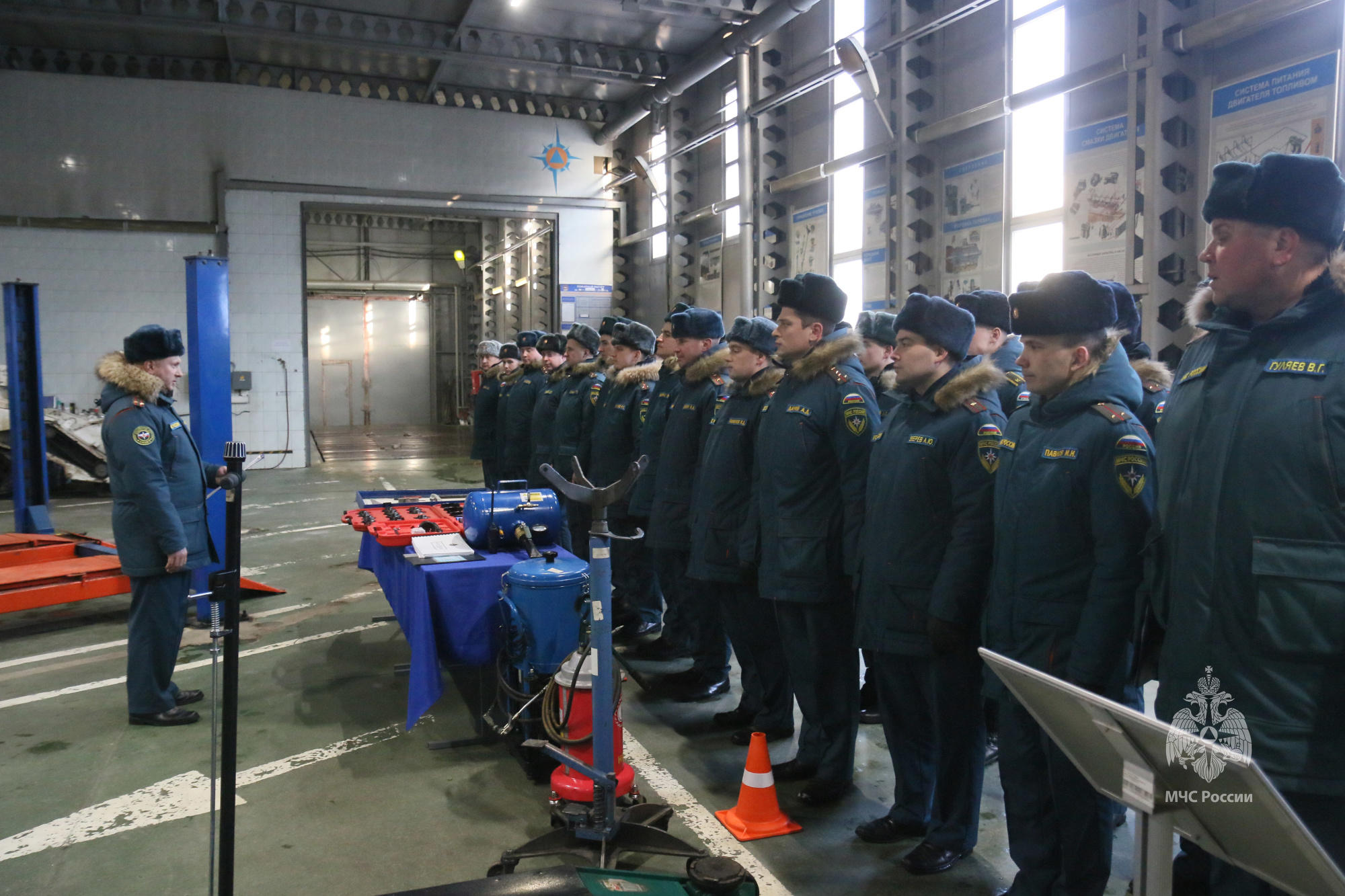 Комплексное занятие по доведению требований безопасности на зимний период  обучения 2024 года - Новости - ФГКУ «Центр по проведению спасательных  операций особого риска «Лидер»