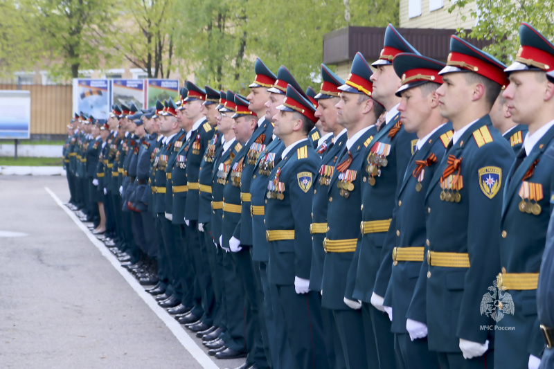 Торжественное  построение в честь Дня Победы