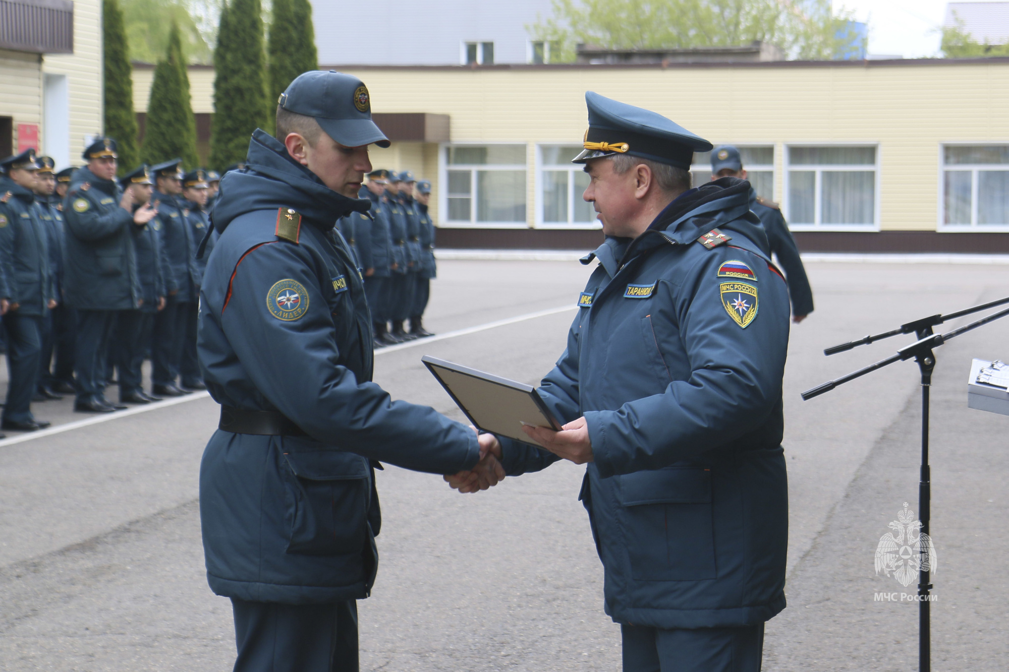 Чествование военнослужащих по призыву, выслуживших установленные сроки  службы - Новости - ФГКУ «Центр по проведению спасательных операций особого  риска «Лидер»