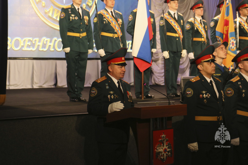 Торжественное  принятие     Военной  присяги