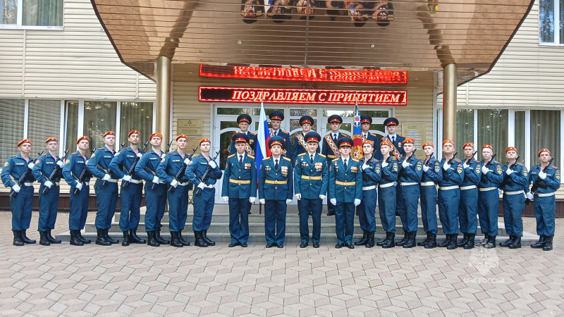 Торжественное  принятие      Военной присяги