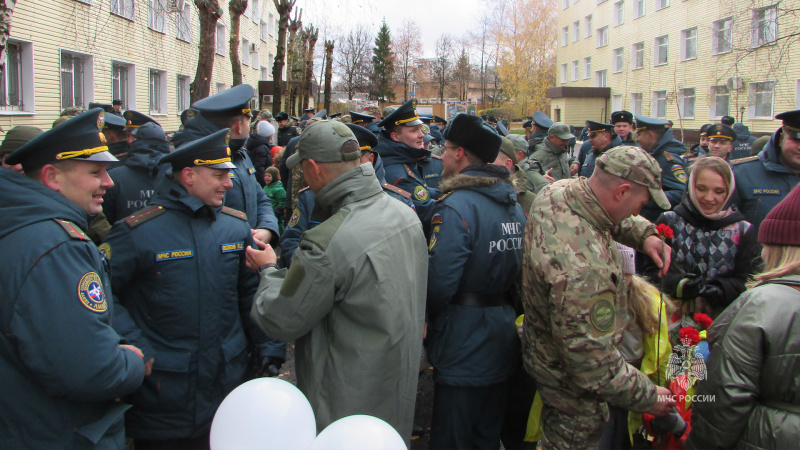 Встреча  отрядов  из служебных  командировок