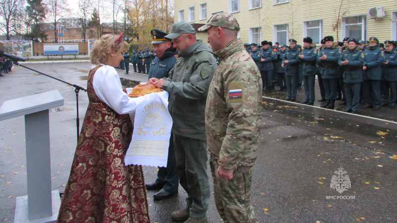 Встреча  отрядов  из служебных  командировок