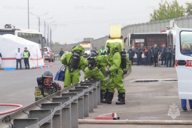 Масштабные учения по ликвидации последствий ДТП на скоростной трассе М-4 «Дон» проведены в Подмосковье