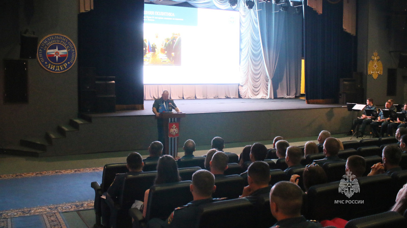 Политическое информирование личного состава Центра
