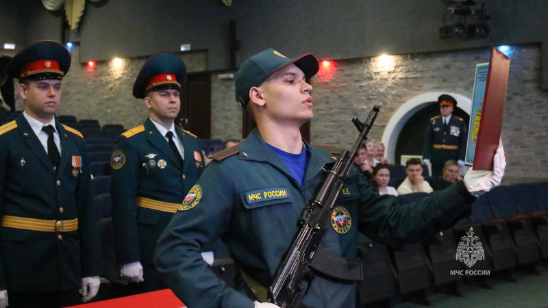 Торжественное  принятие   Военной   присяги
