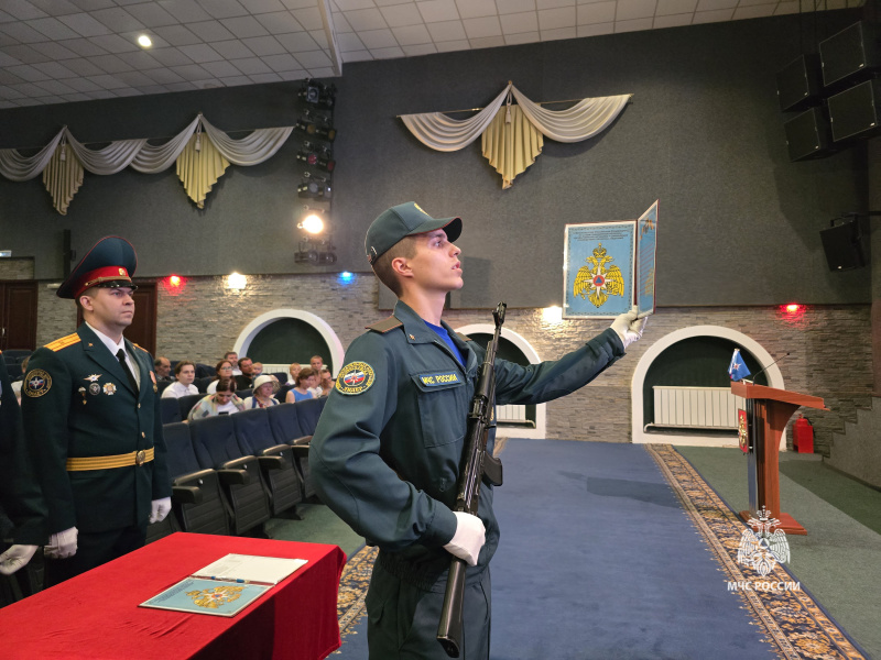 Торжественное принятие Вoенной присяги