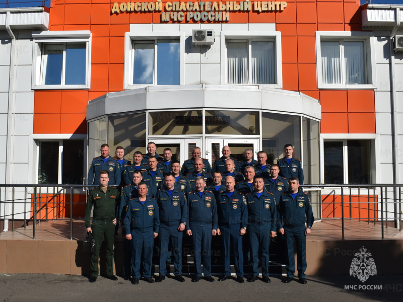 Спасатели МЧС России обменялись опытом ликвидации ЧС на сборе в Ростовской области