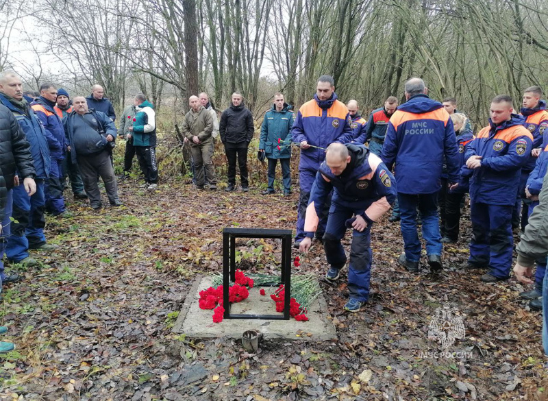Открытие памятной плиты в честь майора Агеева А.А. Открытие памятной плиты в честь майора Агеева А.А.