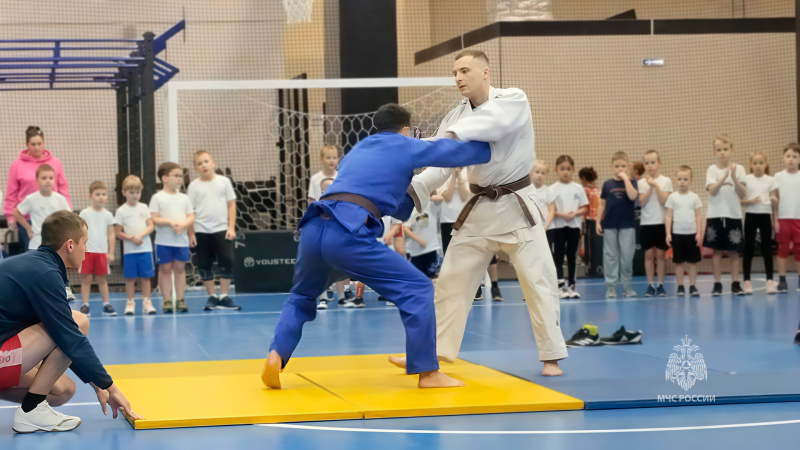 Сотрудники Центра отметили Всероссийский день самбо