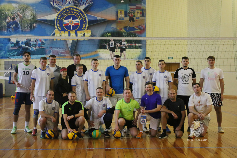Волейболисты  Центра и  Сбербанка провели товарищеский матч