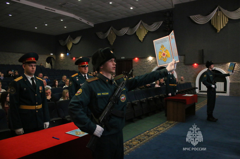 Торжественное   принятие    Военной   присяги