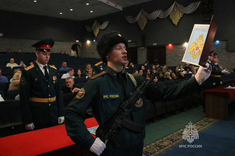 Торжественное   принятие    Военной   присяги