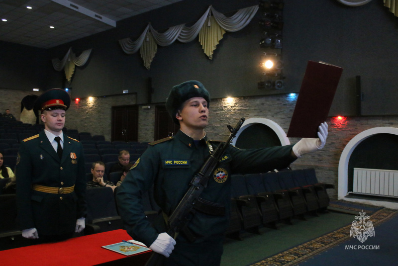 Торжественное    принятие     Военной   присяги