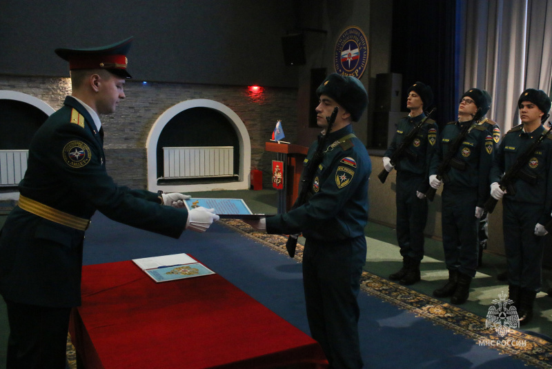 Торжественное    принятие     Военной   присяги