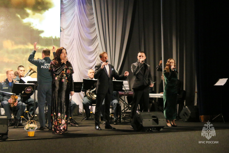 Для родственников сотрудников и ветеранов Центра проведен концерт