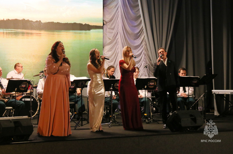 Праздничный концерт,  посвященный 35 летию МЧС России