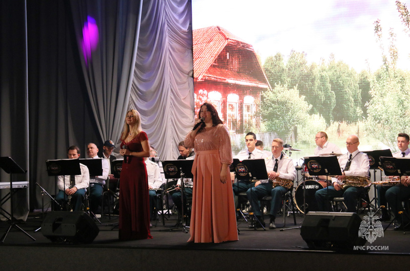 Праздничный концерт,  посвященный 35 летию МЧС России