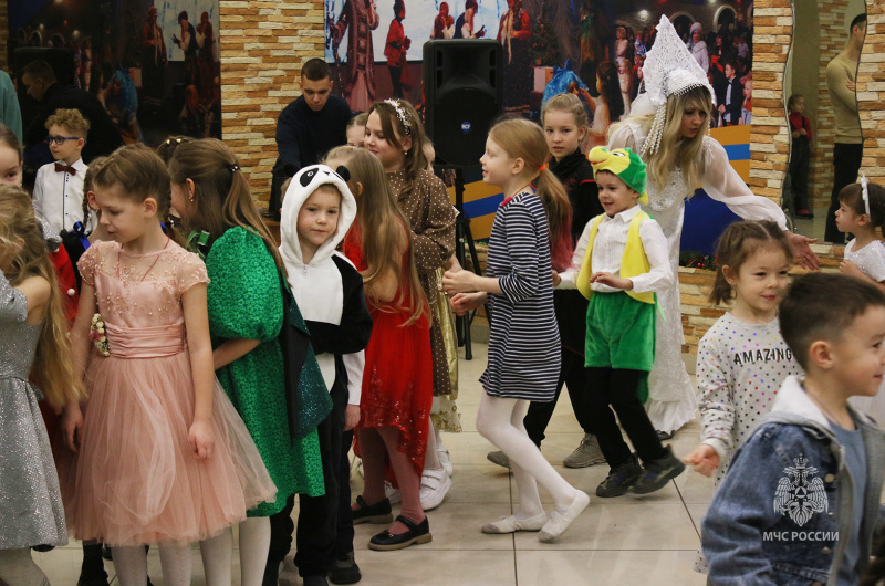 Новогодний  праздник   для детей