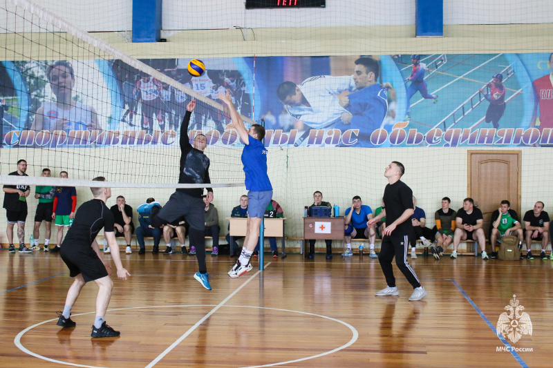 В  Центре прошло  первенство  по волейболу