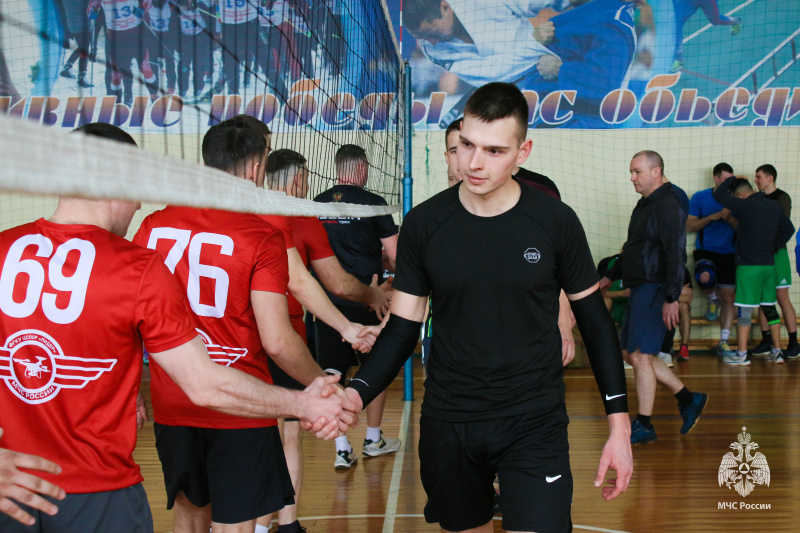 В  Центре прошло  первенство  по волейболу