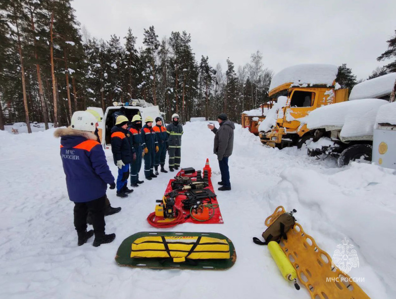 Спасатели Центра завершили обучение по специальности «Ликвидация последствий ДТП»