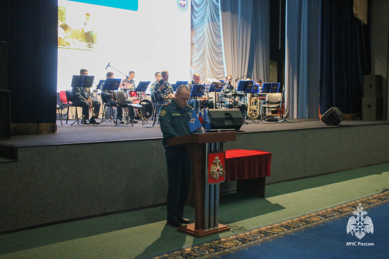 Политическое  информирование  личного  состава  Центра