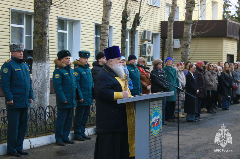 Проводы  отряда  в  служебную командировку