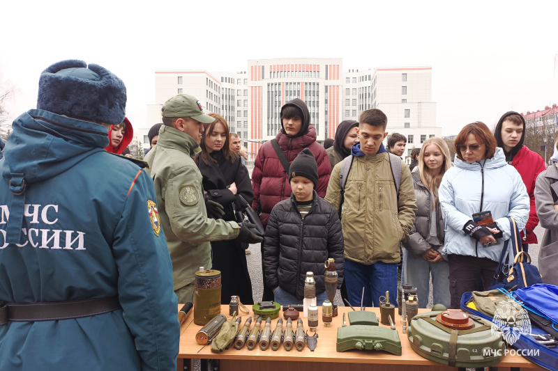 Спасатели Центра приняли участие в дне открытых дверей в Академии гражданской защиты