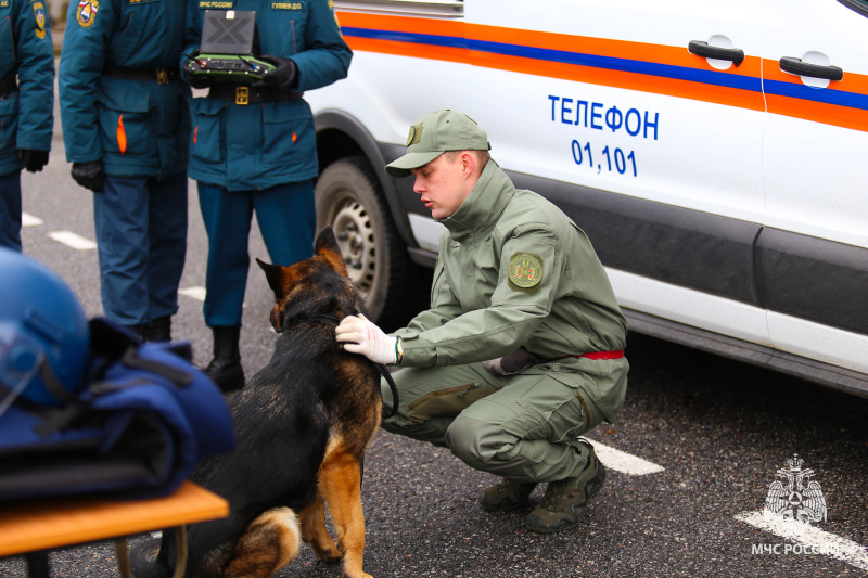 Спасатели Центра приняли участие в дне открытых дверей в Академии гражданской защиты