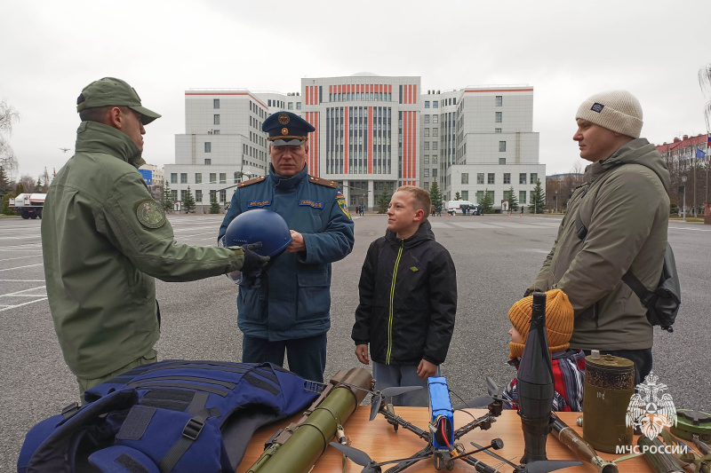 Спасатели Центра приняли участие в дне открытых дверей в Академии гражданской защиты