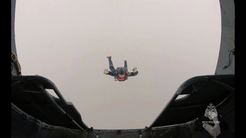 Сборы по выполнению учебно-тренировочных прыжков с парашютом