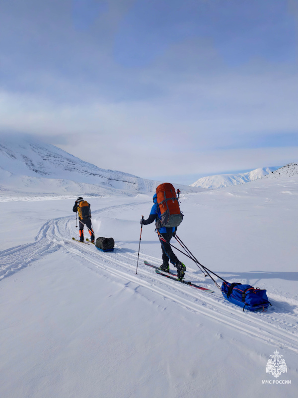 Спасатели Центра совершили восхождение на самый высокий действующий вулкан в Евразии