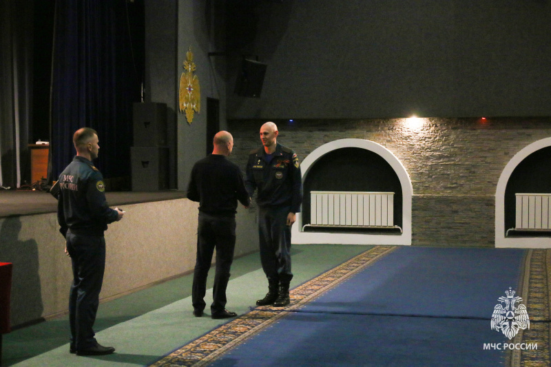 Торжественное построение в честь Дня пожарной охраны