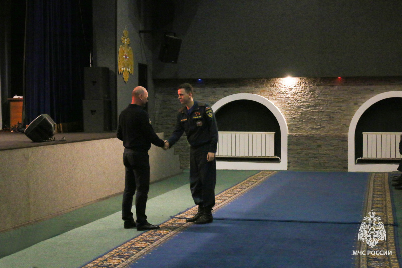 Торжественное построение в честь Дня пожарной охраны