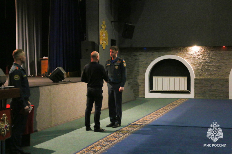 Торжественное построение в честь Дня пожарной охраны