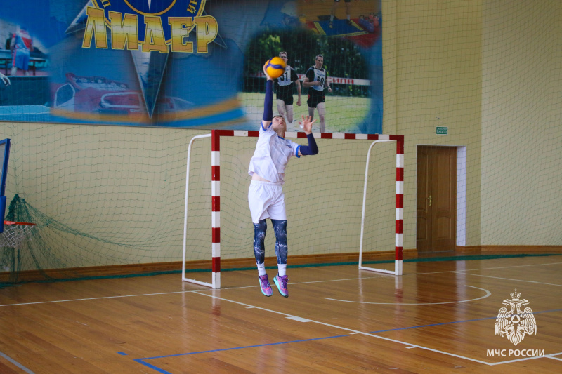 В Центре состоялся товарищеский матч, приуроченный ко Дню пожарной охраны