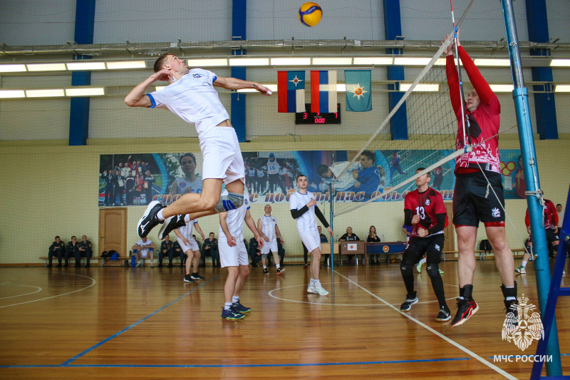 В Центре состоялся товарищеский матч, приуроченный ко Дню пожарной охраны