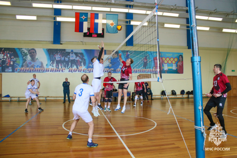 В Центре состоялся товарищеский матч, приуроченный ко Дню пожарной охраны