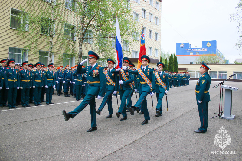 Тoржественное построение в честь Дня Победы