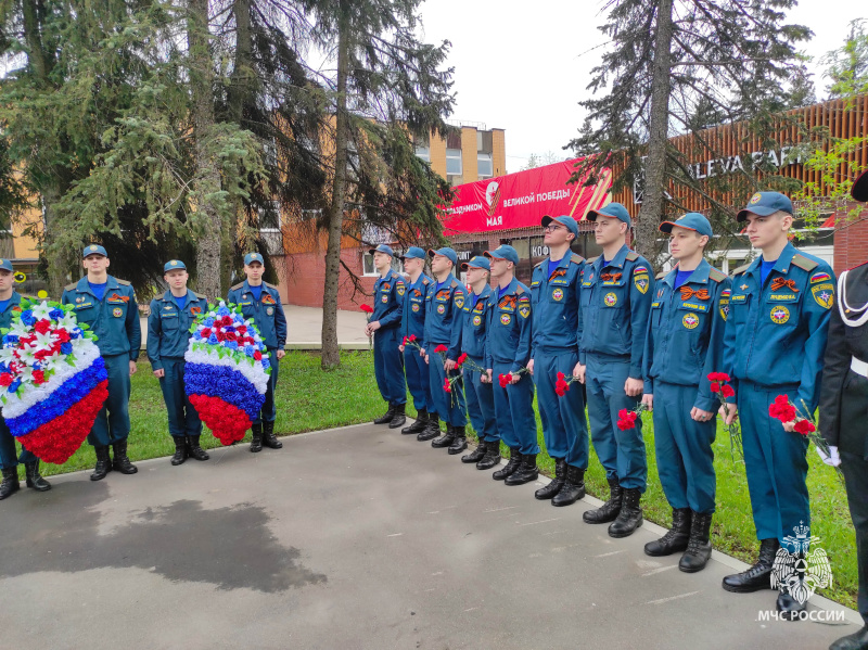 Спaсатели Центра почтили память героев Великой Отечественной войны